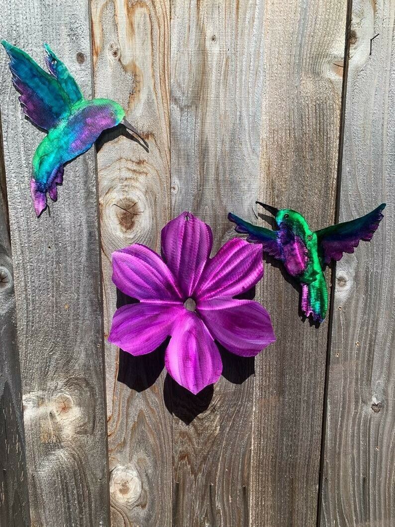 Explosive Set Of Hummingbirds And Three-dimensional Metal Floral Art